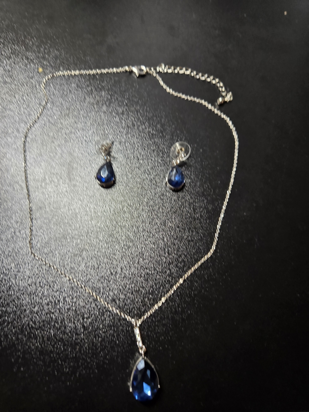 Vintage Silver Tone Sapphire Blue Teardrop Crystal Pendant Necklace Earrings Set